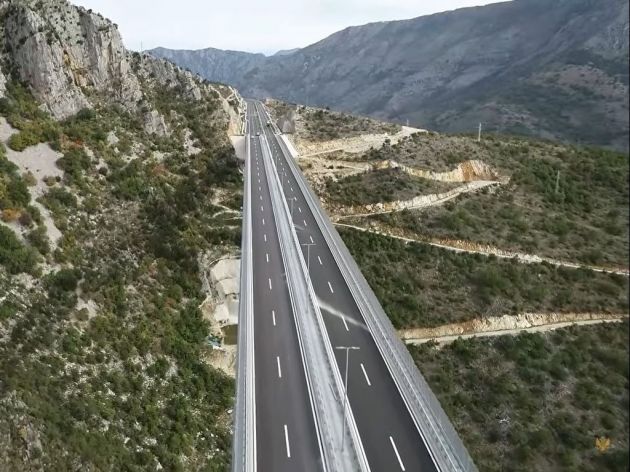 Izgradnja autoputeva i brzih saobraćajnica u Crnoj Gori