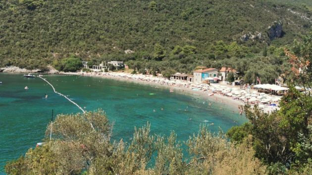 plaža i naselje Žanjic Žanjice na Luštici